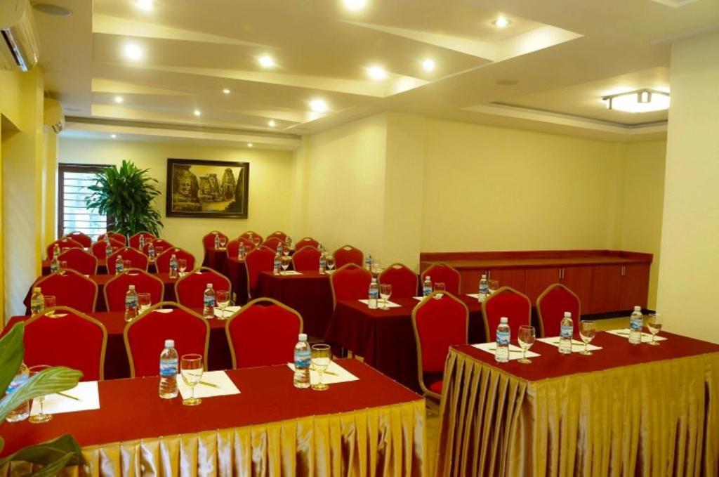 V N E Hotel Phnom-Penh Buitenkant foto