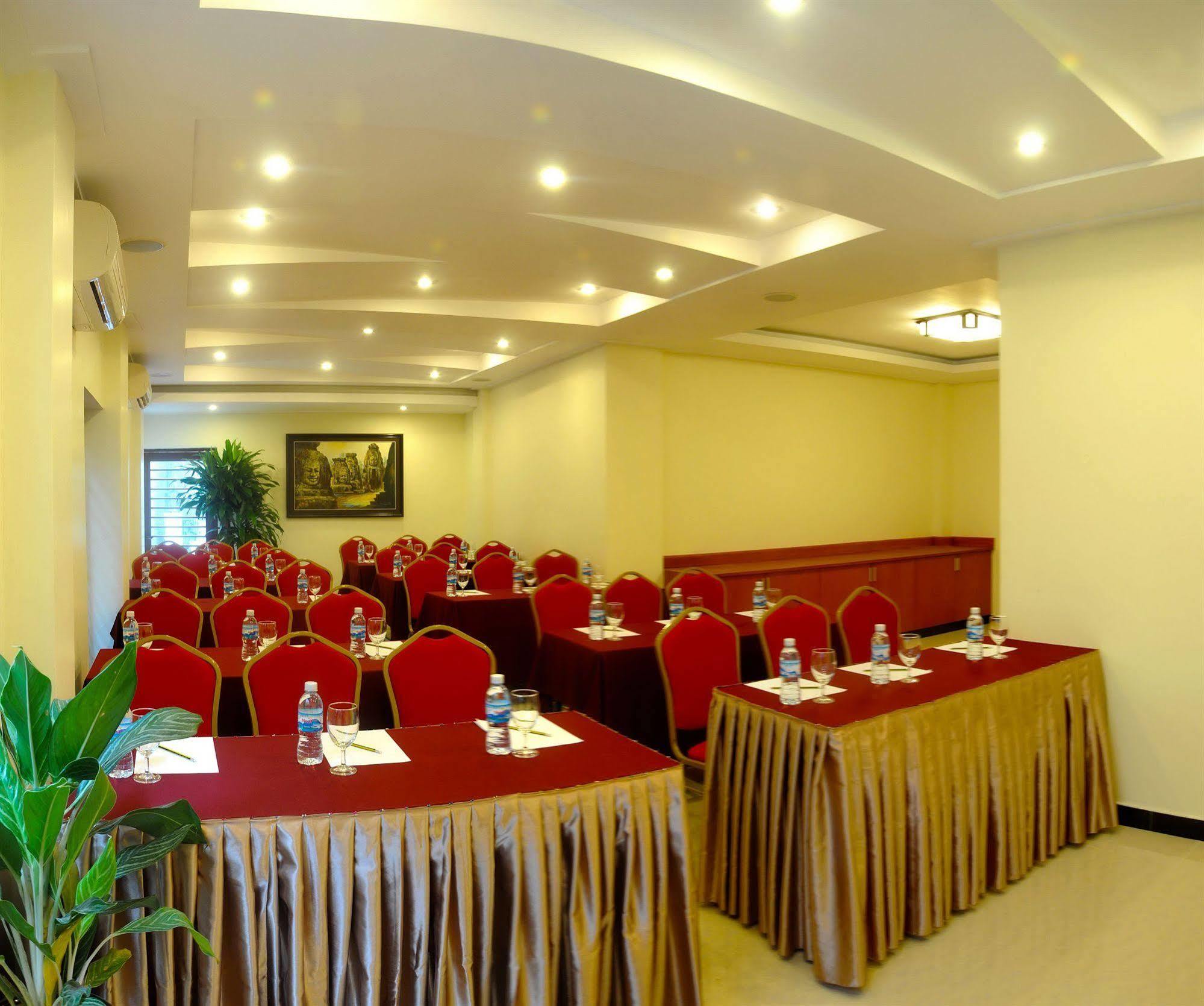 V N E Hotel Phnom-Penh Buitenkant foto