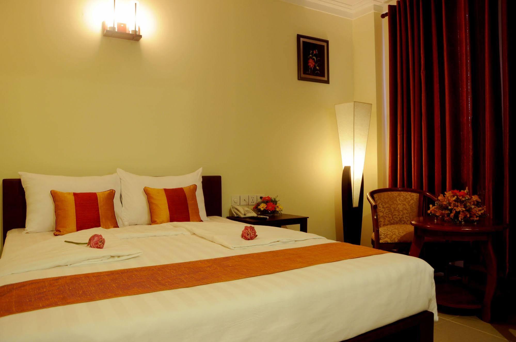 V N E Hotel Phnom-Penh Buitenkant foto