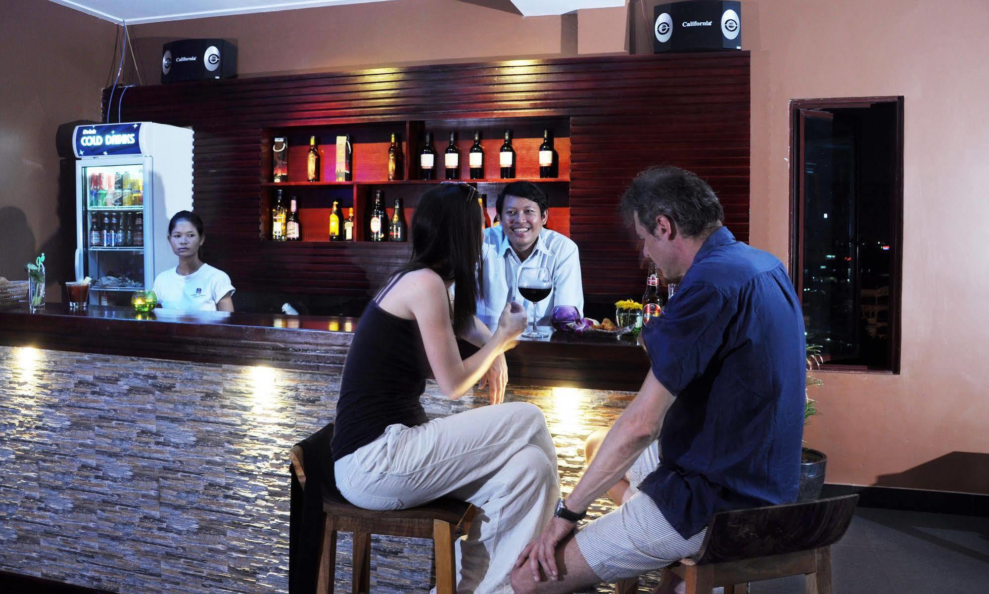 V N E Hotel Phnom-Penh Buitenkant foto