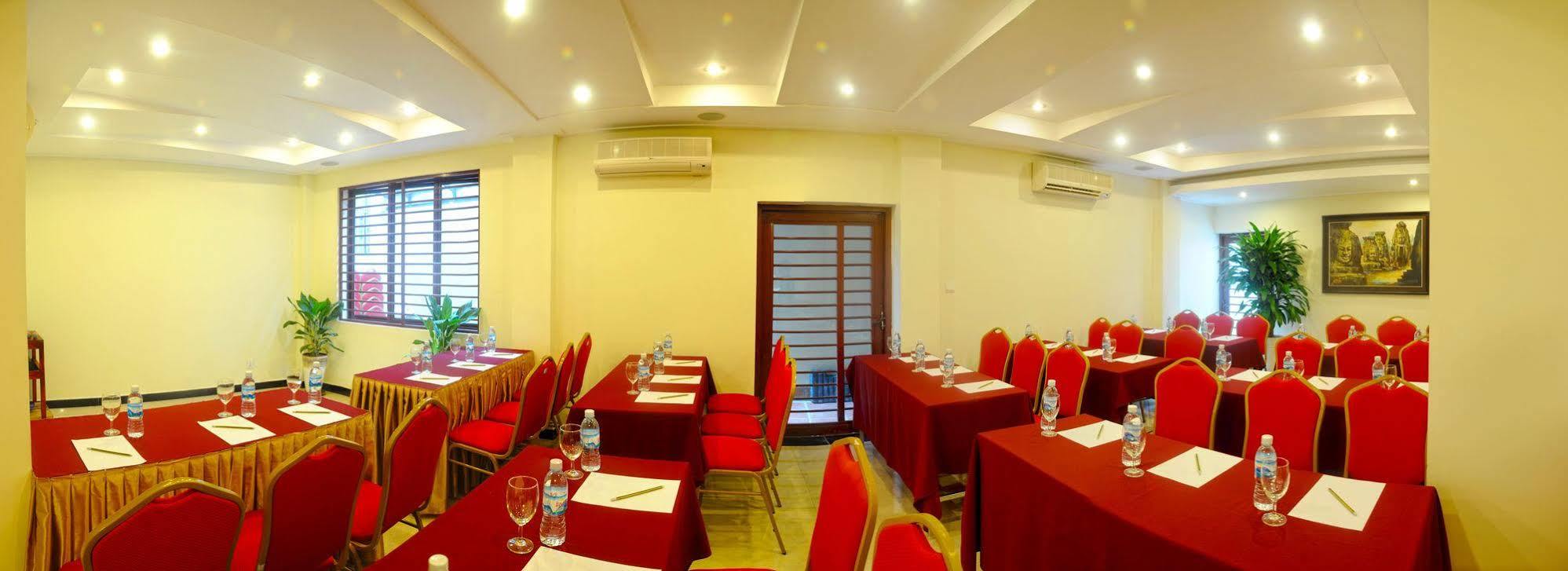 V N E Hotel Phnom-Penh Buitenkant foto